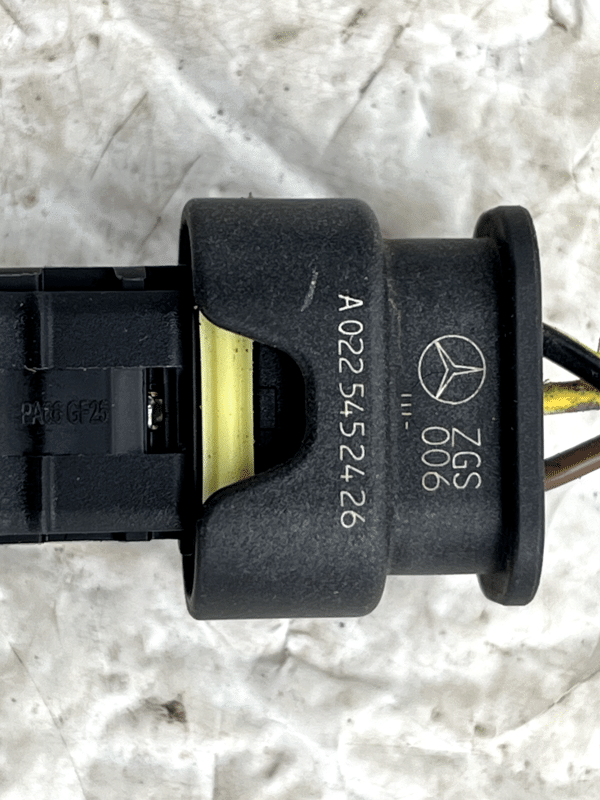 Mercedes C Class W205 PDC Sensor Wiring Loom Plug Connector A0225452426 Genuine 178510567836 8