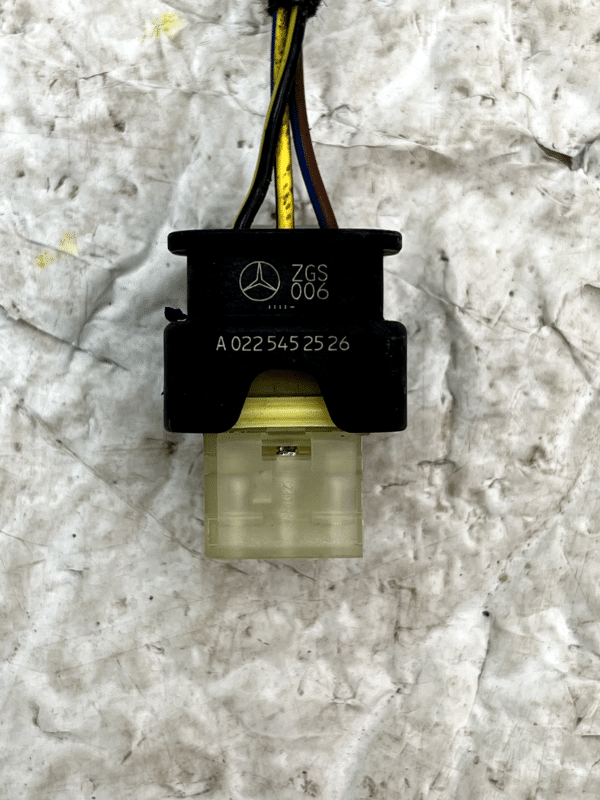 Mercedes C Class W205 PDC Sensor Wiring Loom Plug Connector A0225452526 Genuine 178510567656 2