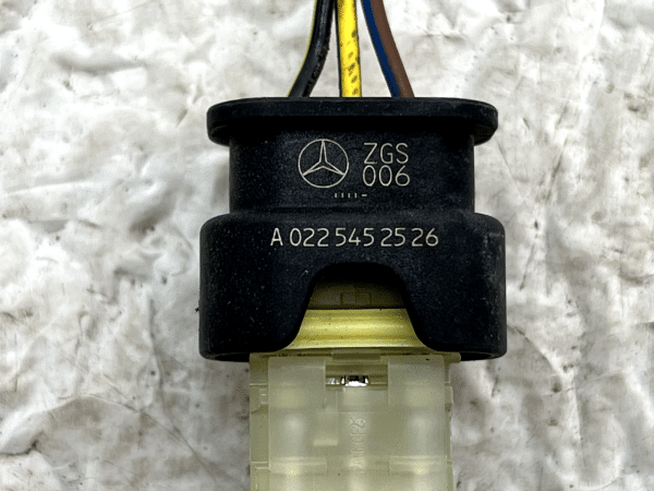 Mercedes C Class W205 PDC Sensor Wiring Loom Plug Connector A0225452526 Genuine 178510567656 8