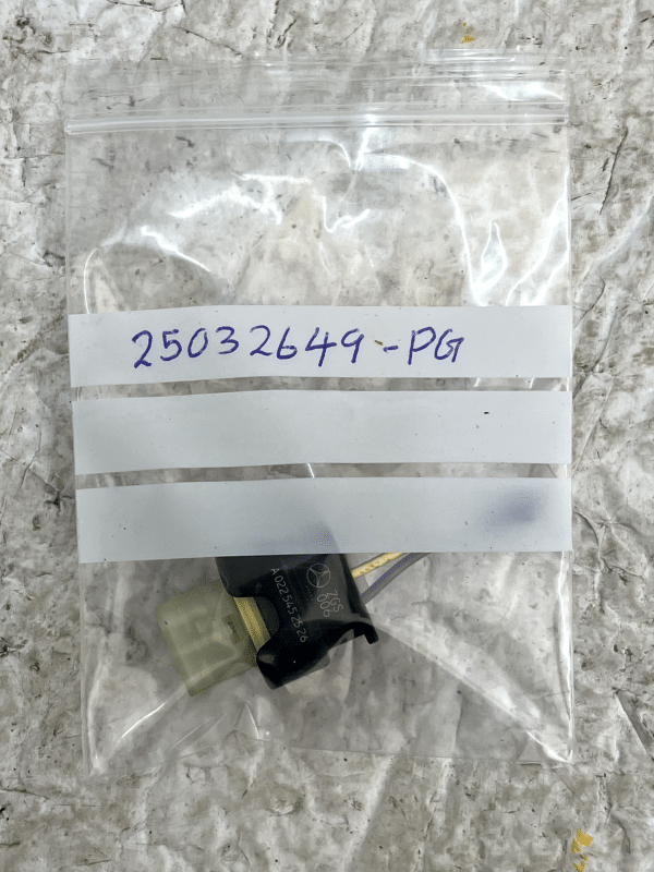 Mercedes C Class W205 PDC Sensor Wiring Loom Plug Connector A0225452526 Genuine 178510567656 9