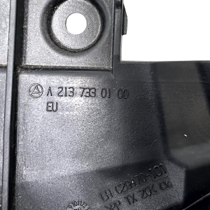 Mercedes E Class W213 Rear Left Door Lock Bracket 2017-2020 A2137330100 Genuine - Image 11