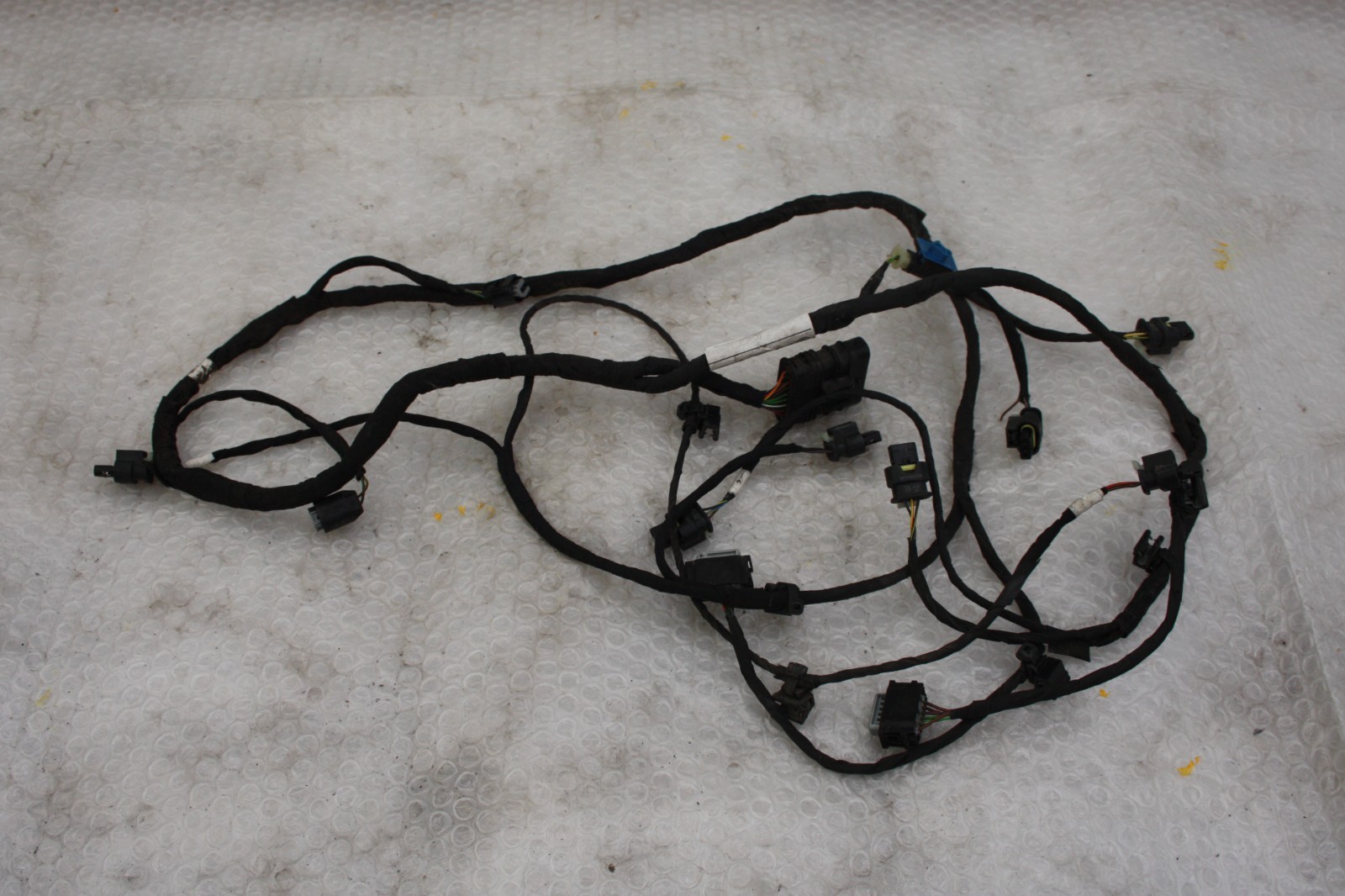 Mercedes EQC N293 Rear Bumper Wiring Loom 2019 TO 2024 A2935405101 Genuine