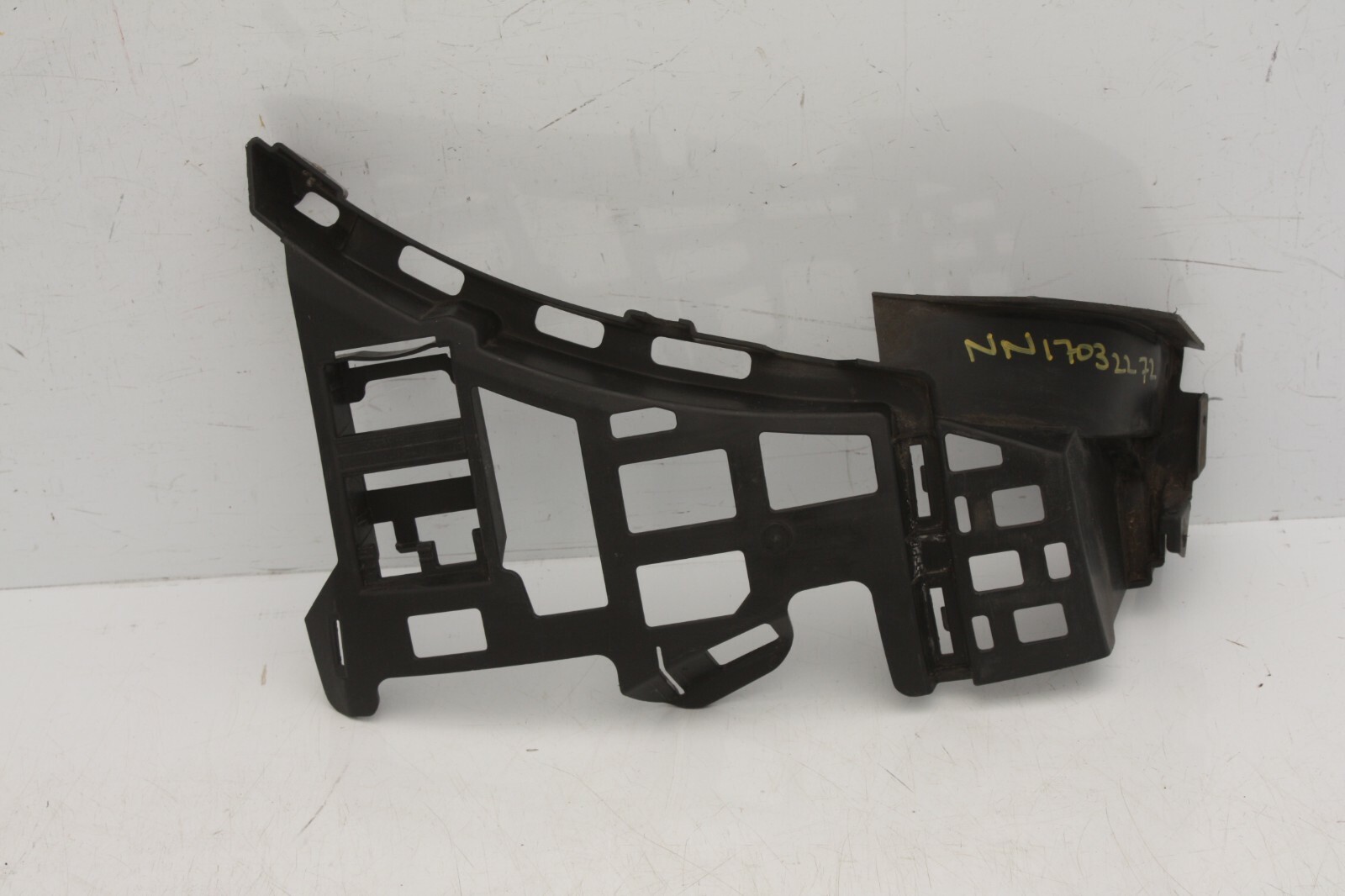 Mercedes GLA X156 Rear Bumper Right Side Bracket 2014 – 2017 A1568851214 Genuine