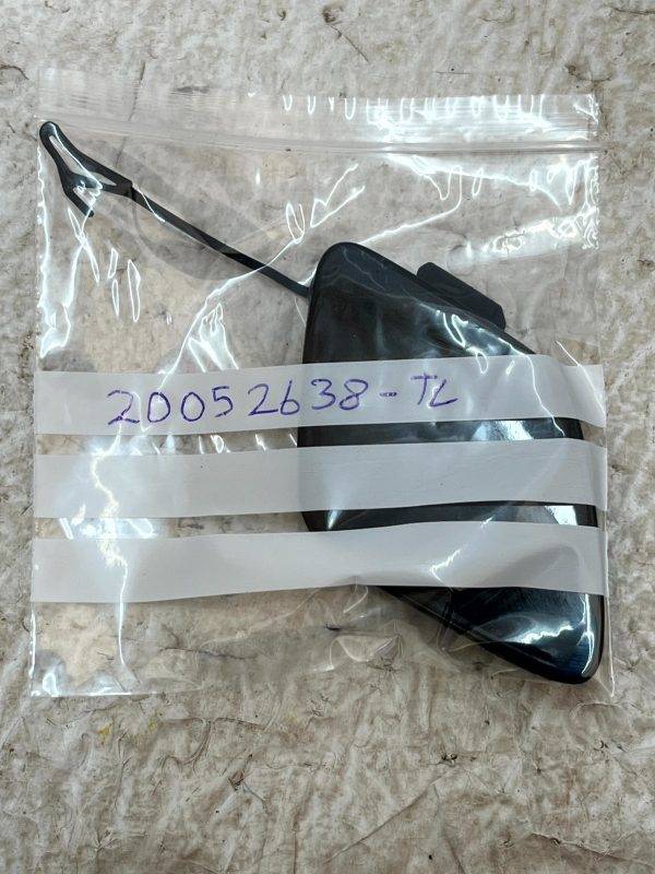 Mercedes V Class W447 Front Bumper Tow Cap Cover 2015 2020 BZ04181021A Genuine 178236913876 9