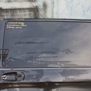 Mercedes V Class W447 Left Sliding Door Glass Only *DAMAGED* - Image 3