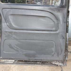 Mercedes V Class W447 Left Sliding Door Glass Only *DAMAGED* - Image 10