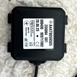 Mercedes V Class w447 Front Antenna Control Unit A4479059505 Genuine - Image 3
