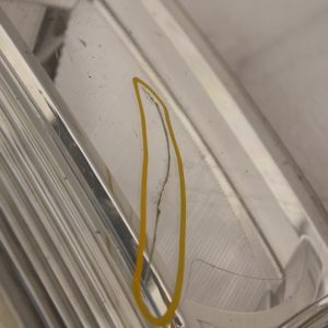 Nissan Navara Right Side Headlight 2010-2015 26010-5X00B Genuine *LENS DAMAGED* - Image 4