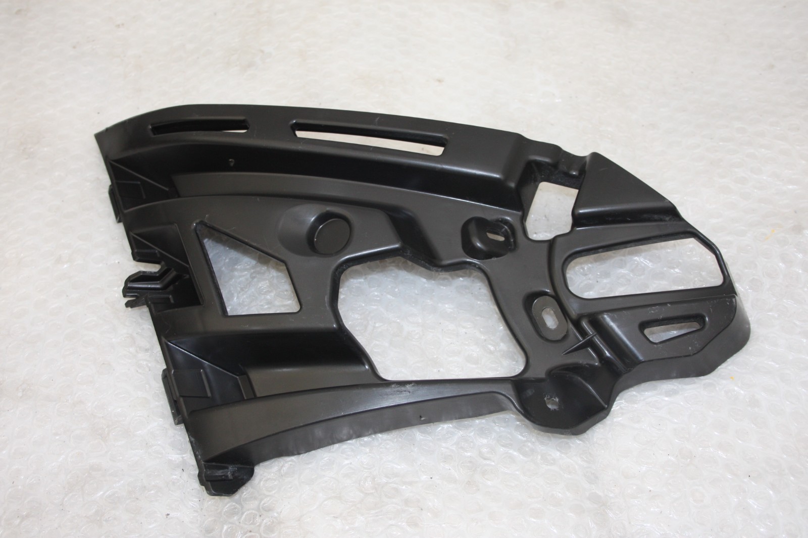 Peugeot 208 Rear Bumper Left Side Bracket 9836087080 Genuine
