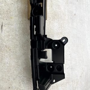 Range Rover Evoque L551 Rear Bumper Mount Bracket 2019 ON K8D2-17E855-A Genuine - Image 6