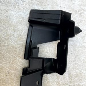 Range Rover Evoque L551 Rear Bumper Mount Bracket 2019 ON K8D2-17E855-A Genuine - Image 7