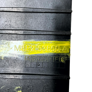 Range Rover L460 Rear Bumper Center Absorber Mount 2022 ON M8E2-53850-A Genuine - Image 6