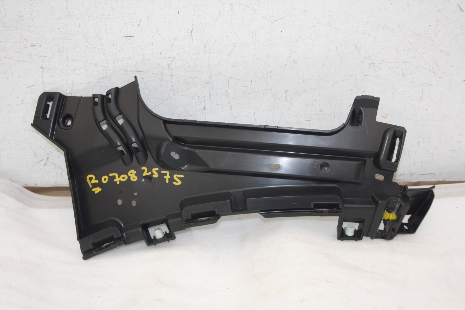 Range Rover Sport Front Bumper Right Bracket 2022 ON N9X2-16A280-A Genuine