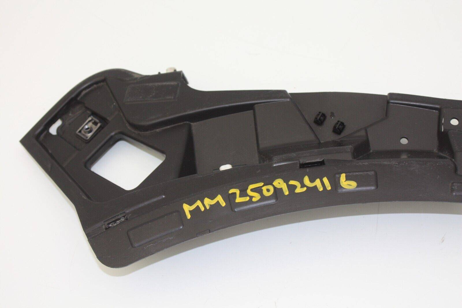 Range-Rover-Vogue-L405-Front-Bumper-Right-Bracket-CK52-16F072-AC-Genuine-176599482956-3