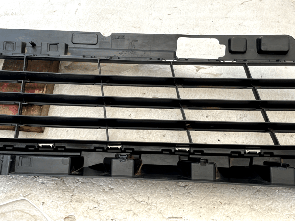 Renault Trafic Nissan Primastar NV300 Front Bumper Grille 622542075R Genuine 9 Renault Trafic Nissan Primastar NV300 Front Bumper Grille 622542075R Genuine 178510386956 10