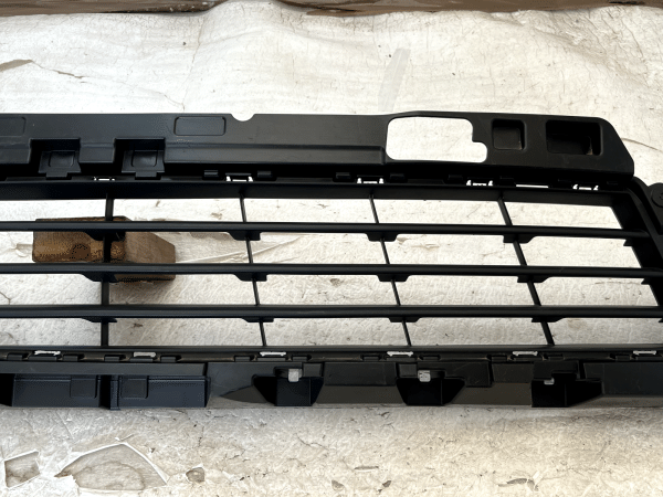 Renault Trafic Nissan Primastar NV300 Front Bumper Grille 622542075R Genuine 3 Renault Trafic Nissan Primastar NV300 Front Bumper Grille 622542075R Genuine 178510386956 4