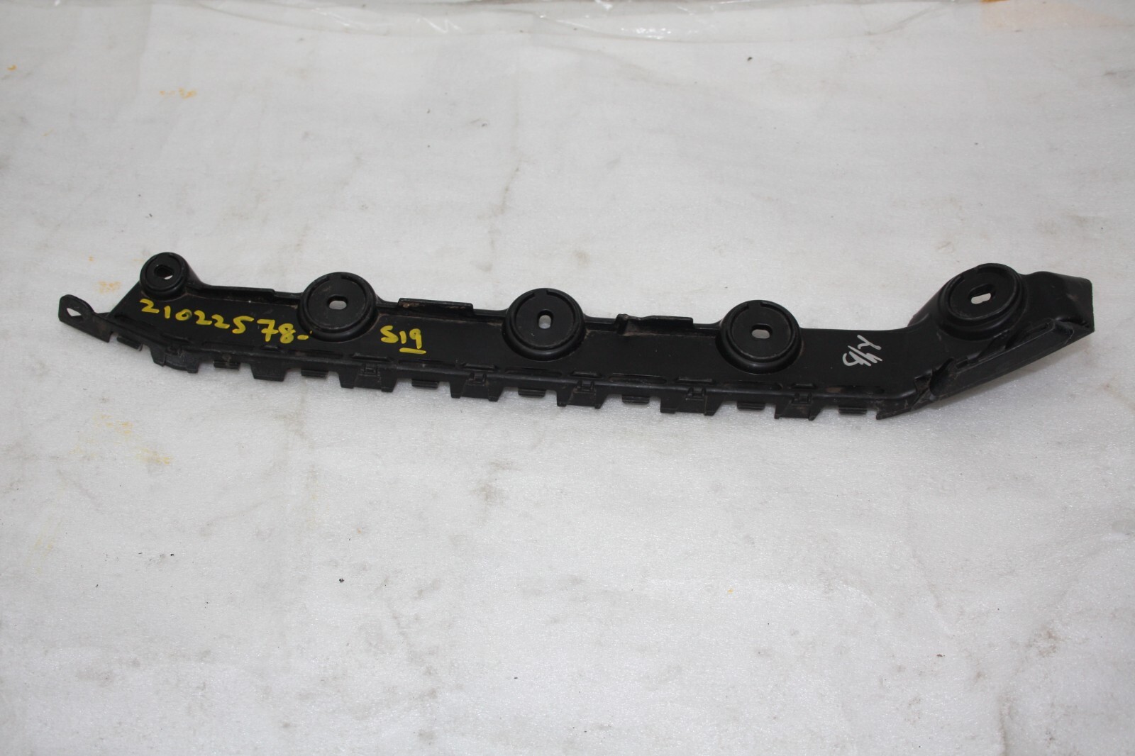 Skoda Fabia Rear Bumper Bracket 2015 TO 2018 6V9807393 Genuine