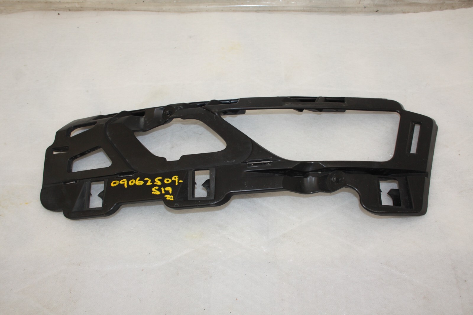 Skoda Kodiaq Front Bumper Left Bracket 2017 TO 2021 57A807055 Genuine