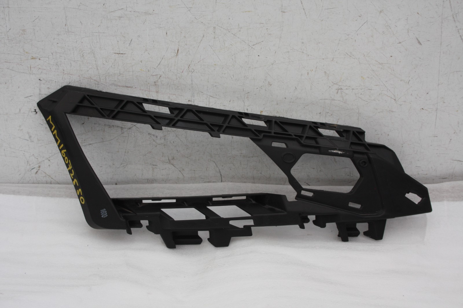 Skoda Kodiaq Front Bumper Right Bracket 2017 TO 2021 565807056 Genuine