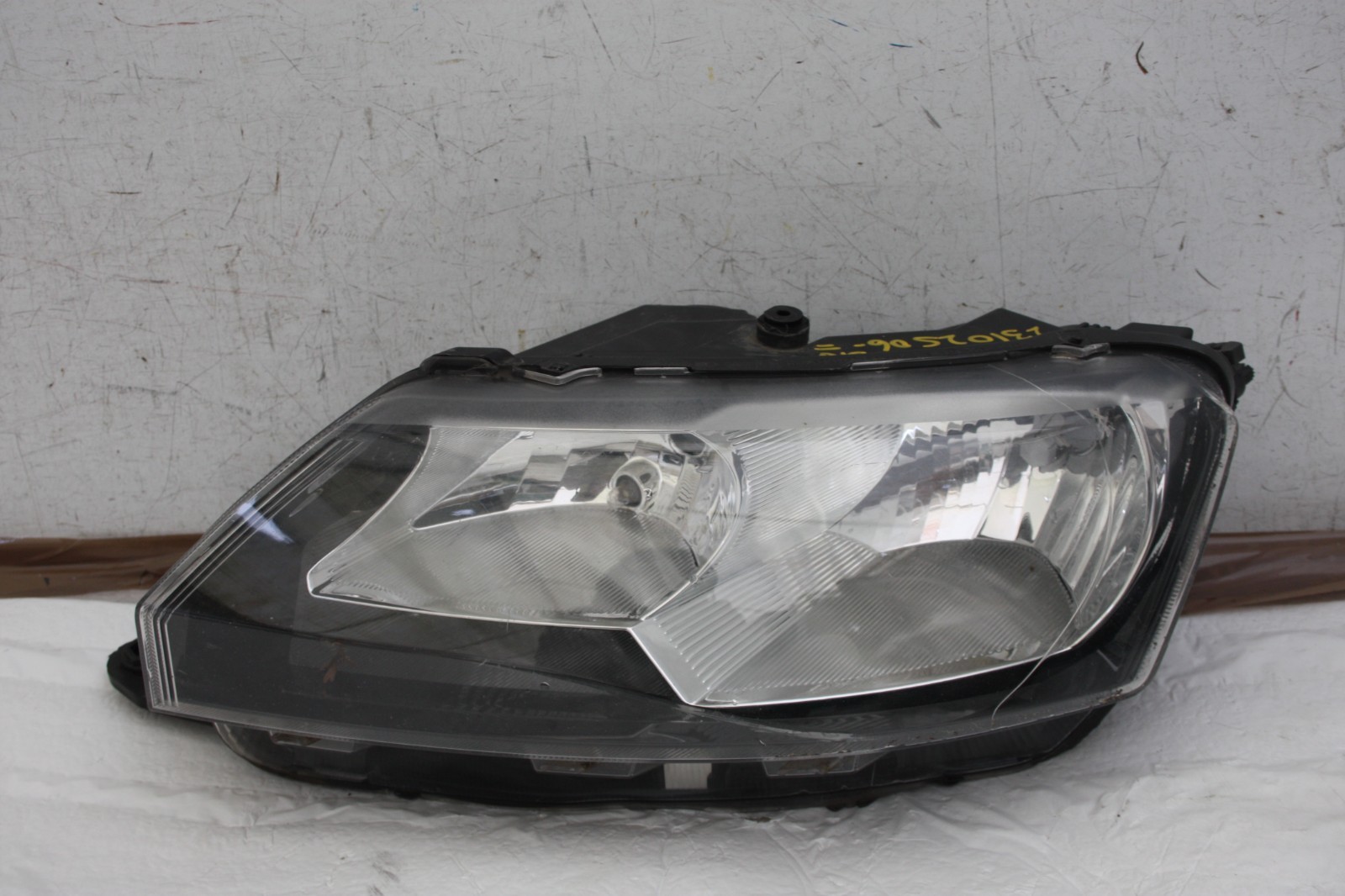 Skoda Rapid Left Side Headlight 2014 TO 2017 5JC941015 Genuine
