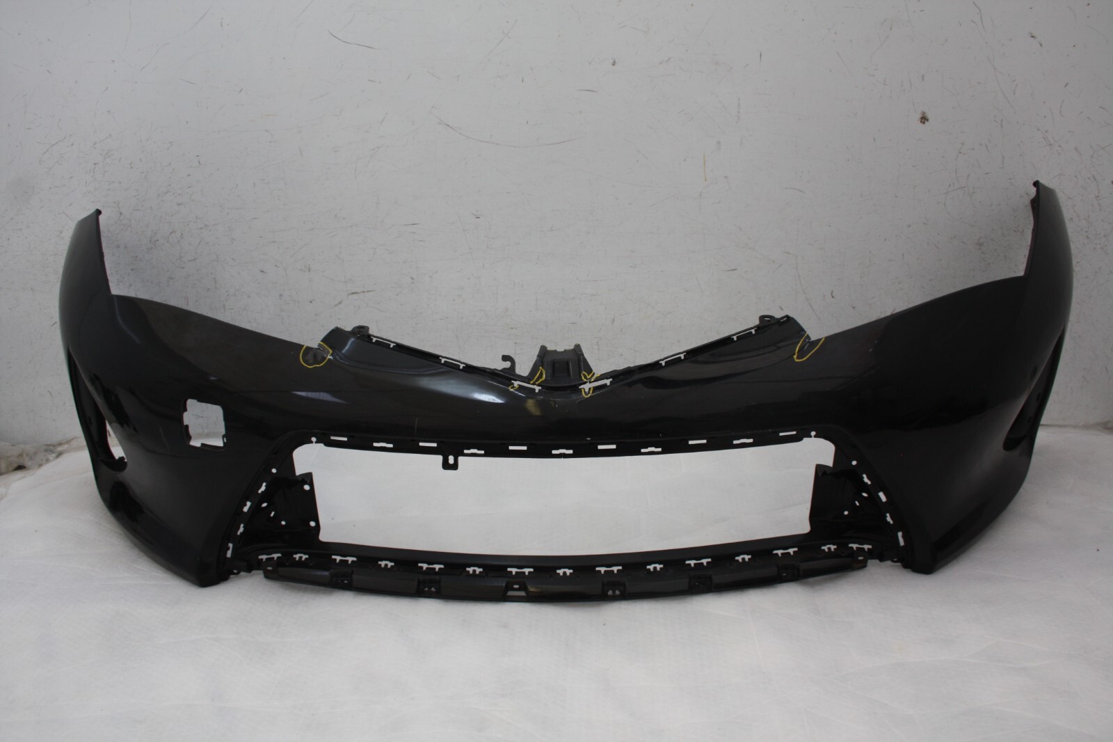 Toyota Auris Front Bumper 2013 TO 2015 52119-02A20 Genuine *DAMAGED*