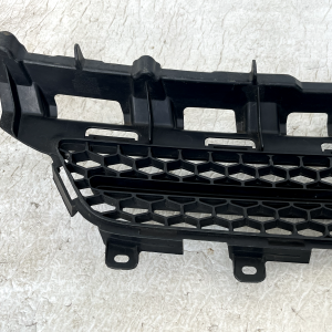 Toyota Corolla Verso Front Bumper Grill 2007 TO 2009 53111-0F030 Genuine - Image 10
