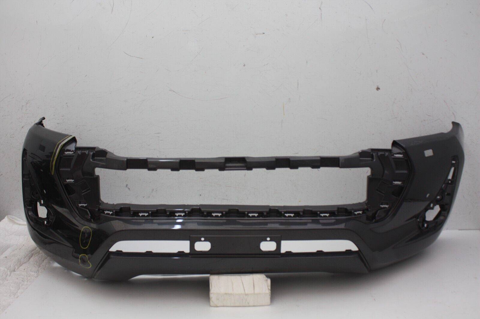 Toyota Hilux Front Bumper 52119 0KK50 Genuine DAMAGED 176636412866