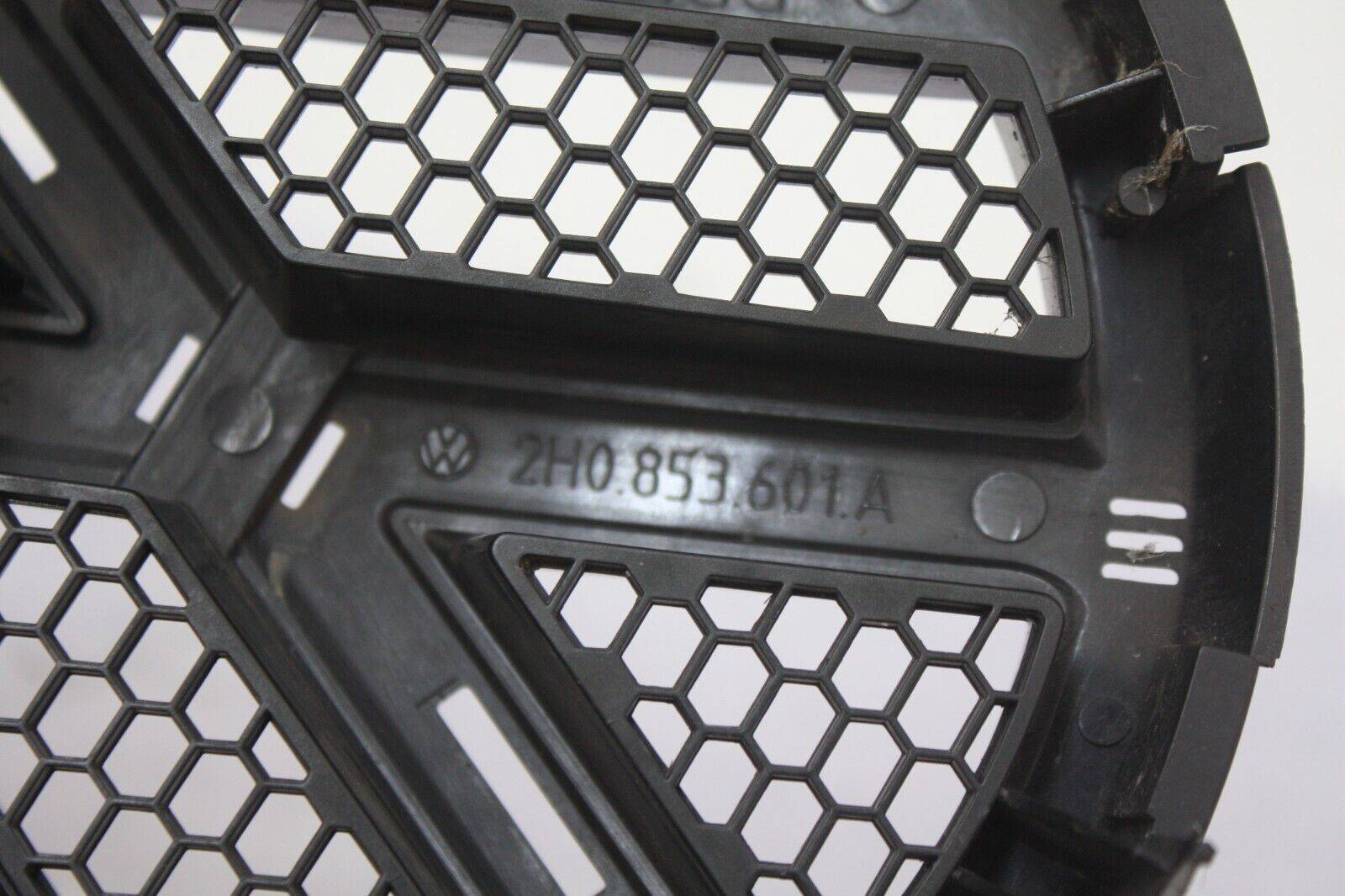 VW-Amarok-Front-Bumper-Grill-Badge-2H0853601A-Genuine-176650020886-10