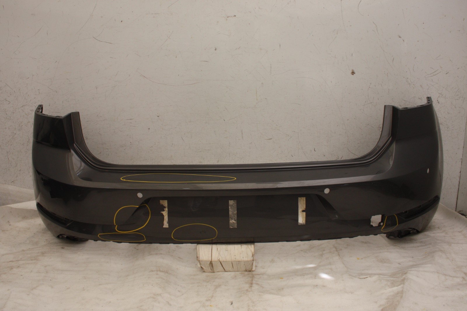 VW Golf Facelift Rear Bumper 2017 TO 2020 5G6807421BK Genuine *DAMAGED*