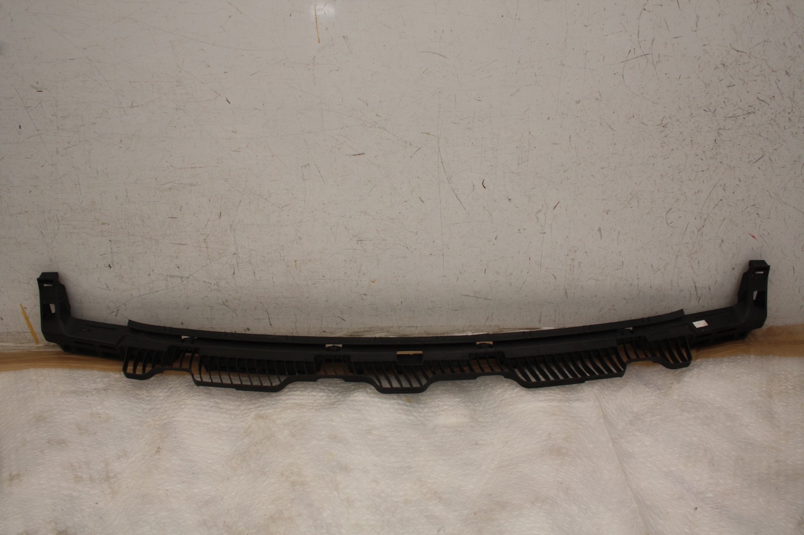 VW Golf Rear Bumper Support Bracket 2013 TO 2020 5G6807863C Genuine