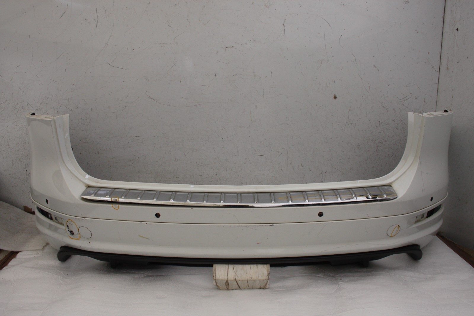 VW Touareg Rear Bumper 2011 TO 2014 7P6807421B Genuine *DAMAGED*