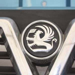 Vauxhall Vivaro Front Bumper Upper Section 2000 TO 2006 8200044885 *DAMAGED* - Image 6