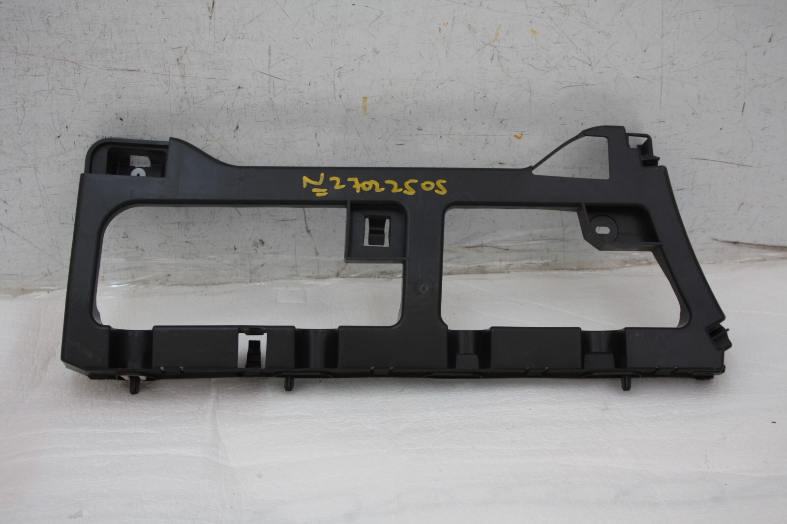 Vauxhall Vivaro Rear Bumper Left Bracket 2016 ON 9810782680 Genuine