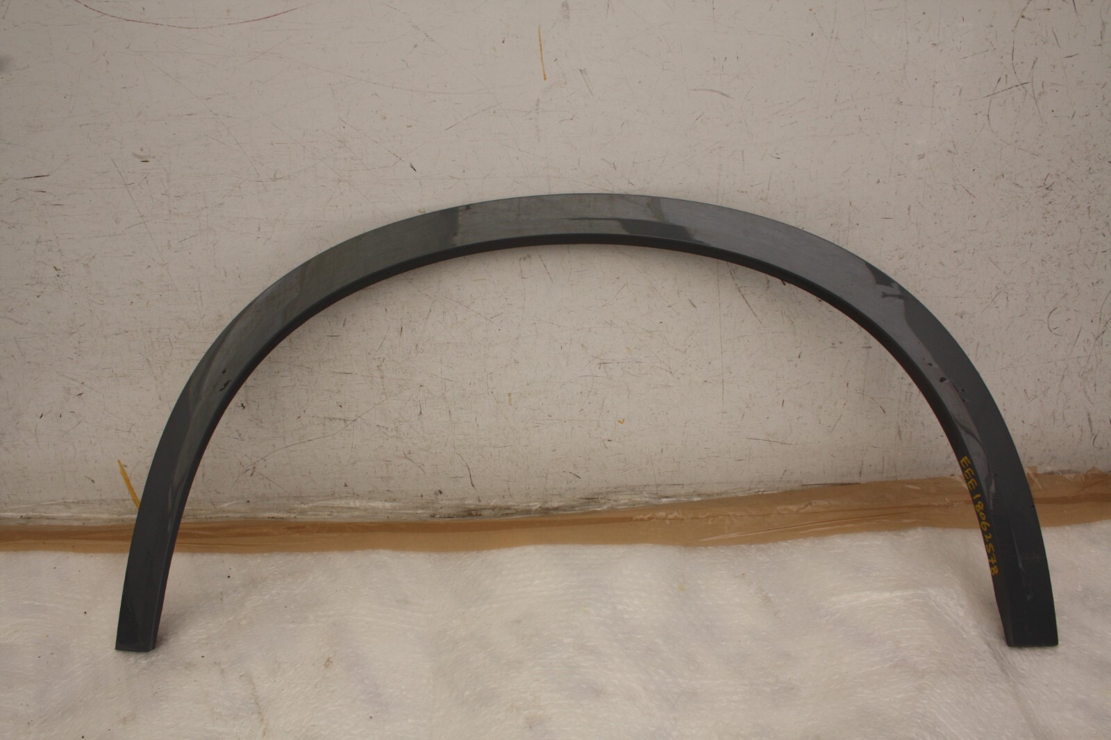 Volvo XC60 Front Left Wheel Arch 2017 TO 2022 31463346 Genuine *DAMAGED*