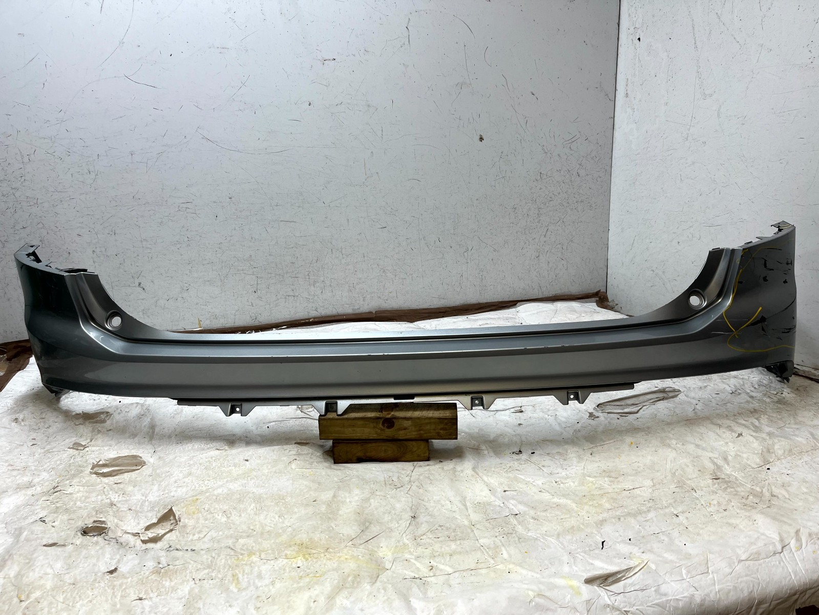Volvo XC90 R Design Rear Bumper 2015 TO 2025 31353390 Genuine *DAMAGED*