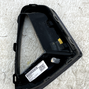 Audi E Tron Front Bumper Left Air Duct Grille Trim Cover 19-22 4KE121735 Genuine 20 Audi E Tron Front Bumper Left Air Duct Grille Trim Cover 19-22 4KE121735 Genuine - Image 6