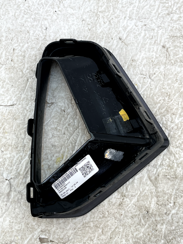 Audi E Tron Front Bumper Left Air Duct Grille Trim Cover 19-22 4KE121735 Genuine 5 Audi E Tron Front Bumper Left Air Duct Grille Trim Cover 19 22 4KE121735 Genuine 178560614227 6