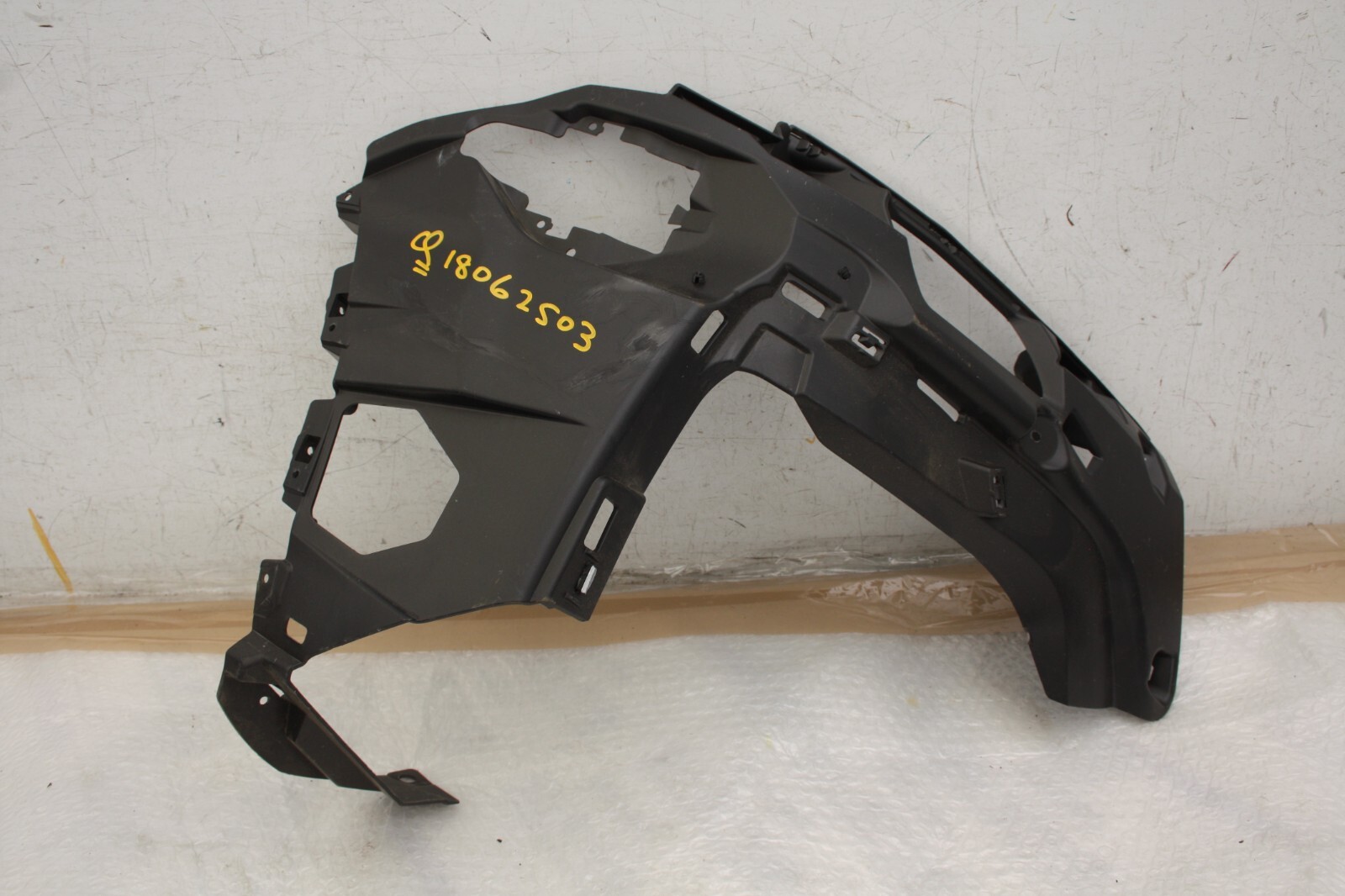 Audi Q7 S Line Front Bumper Right Bracket 2024 ON 4M0807096H Genuine