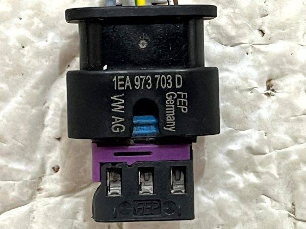 Audi Volkswagen Seat Skoda PDC Parking Sensor Plug Connector 1EA973703D Genuine 178516677607 8