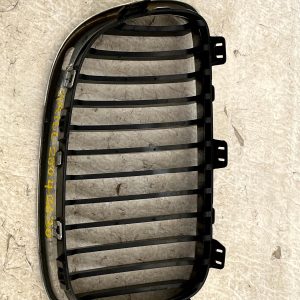 BMW 1 Series E81 E87 Front Bumper Left Kidney Grill 07-11 51137166439 Genuine - Image 6