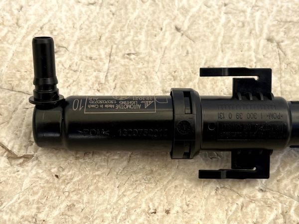 BMW 5 Series F10 F11 Right Headlight Washer Nozzle 2010 2017 61677377668 Genuine 178322059807 5
