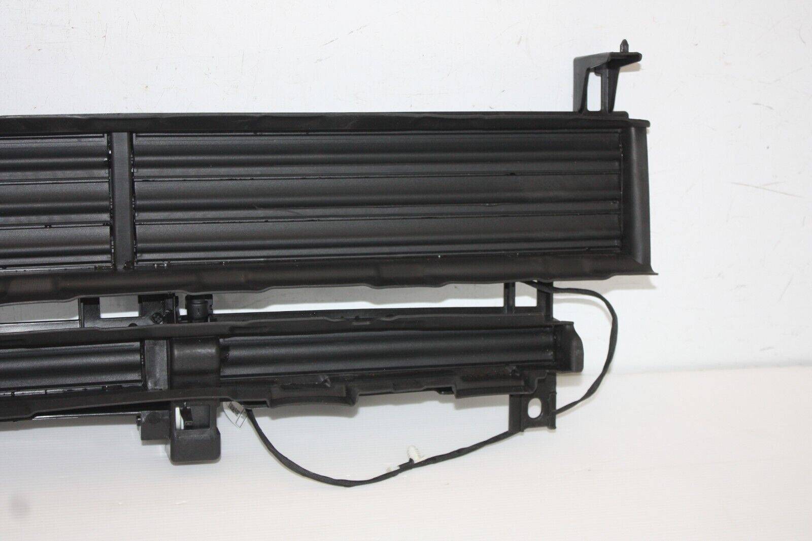 BMW-X1-F48-Front-Air-Induct-Grill-Shutter-9319918-Genuine-175565925937-3