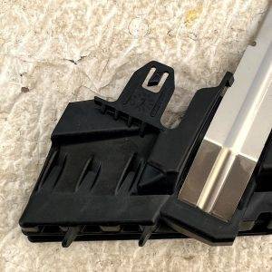 BMW X1 F48 Front Right Headlight Mount Bracket 2015 TO 2019 63117428742 Genuine 10 BMW X1 F48 Front Right Headlight Mount Bracket 2015 TO 2019 63117428742 Genuine - Image 2