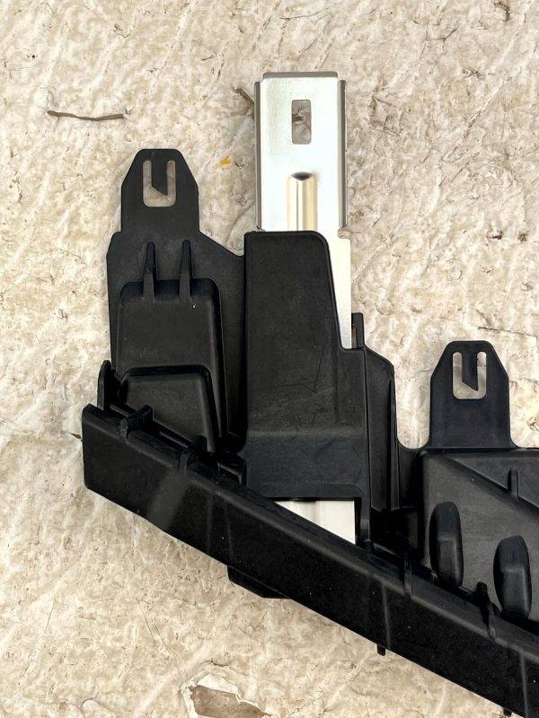 BMW X1 F48 Front Right Headlight Mount Bracket 2015 TO 2019 63117428742 Genuine 4 BMW X1 F48 Front Right Headlight Mount Bracket 2015 TO 2019 63117428742 Genuine 178558530917 5