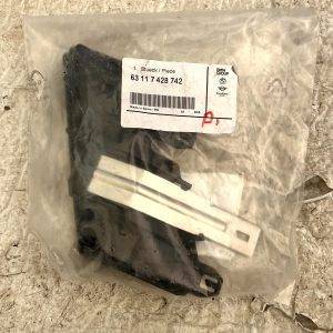 BMW X1 F48 Front Right Headlight Mount Bracket 2015 TO 2019 63117428742 Genuine 15 BMW X1 F48 Front Right Headlight Mount Bracket 2015 TO 2019 63117428742 Genuine - Image 7