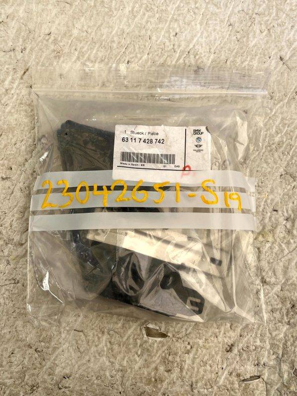 BMW X1 F48 Front Right Headlight Mount Bracket 2015 TO 2019 63117428742 Genuine 8 BMW X1 F48 Front Right Headlight Mount Bracket 2015 TO 2019 63117428742 Genuine 178558530917 9