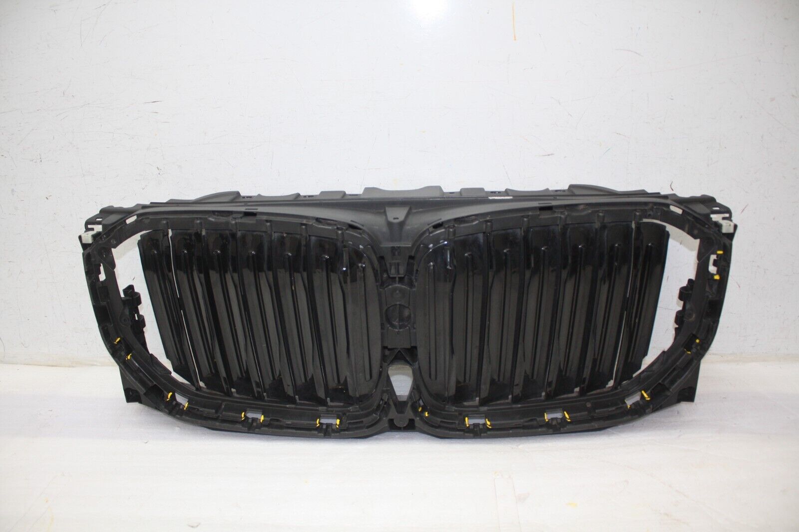 BMW X5 G05 Front Radiator Shutter Grill 511322677510 Genuine