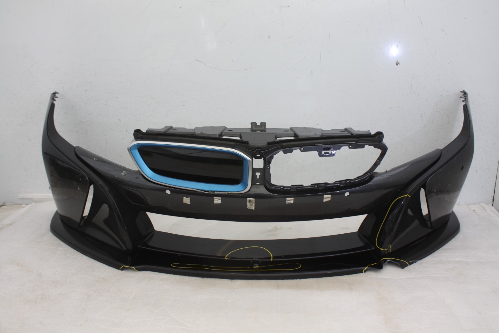 BMW i8 Hybrid Front Bumper 2014 TO 2020 7336180 Genuine *DAMAGED*