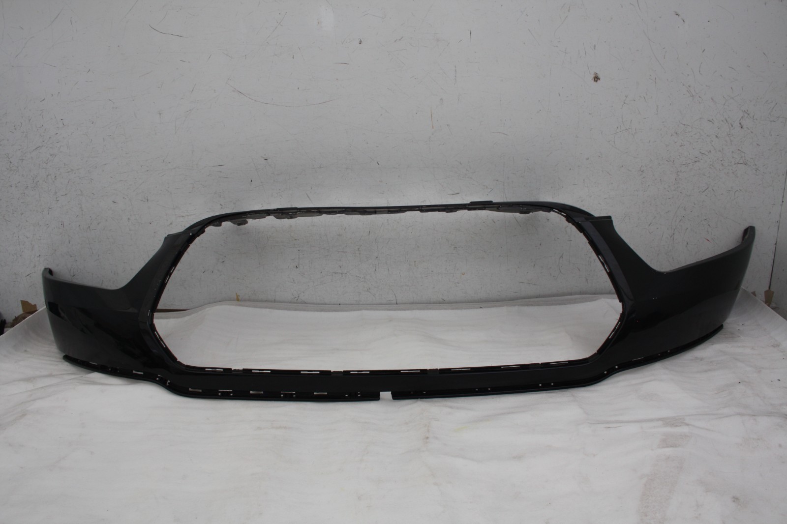 Ford Transit Front Bumper Upper Section 2014 TO 2019 BK31-17F003-AH *DAMAGED*