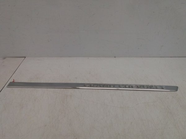 Jeep-Grand-Cherokee-Front-Right-Door-Trim-55079306AE-Genuine-178293853377